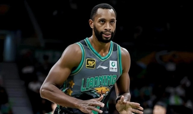 媒体人：山东男篮有意弗格但报价未达成一致，三、四外援会陆续到位