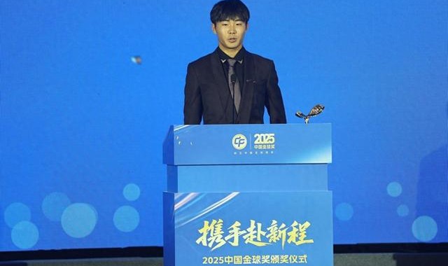 什么操作？成都蓉城17岁新星刚拿到金童奖就离队，注册信息已变更|帅惟浩|中超|中乙|成都蓉城足球俱乐部|揭幕战_新浪体育_新浪新闻