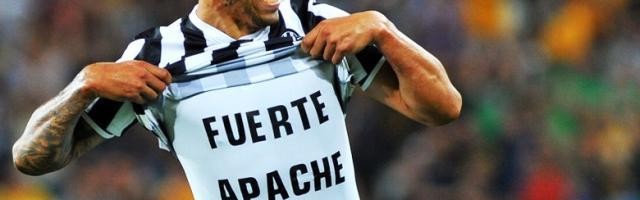 开云入口-想抢特维斯奔驰 与保安枪战 歹徒被打死？假消息！