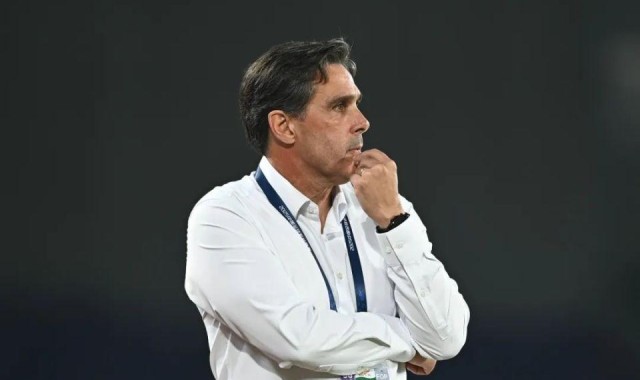 开云入口-中超戏剧化30秒！姆布拉倒地无点，奥斯卡反击破门，河南球员不满