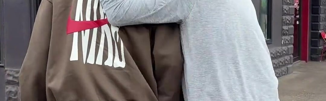 开云官网-张博源正式访问俄勒冈大学！球队主帅阿尔特曼亲自接待陪同